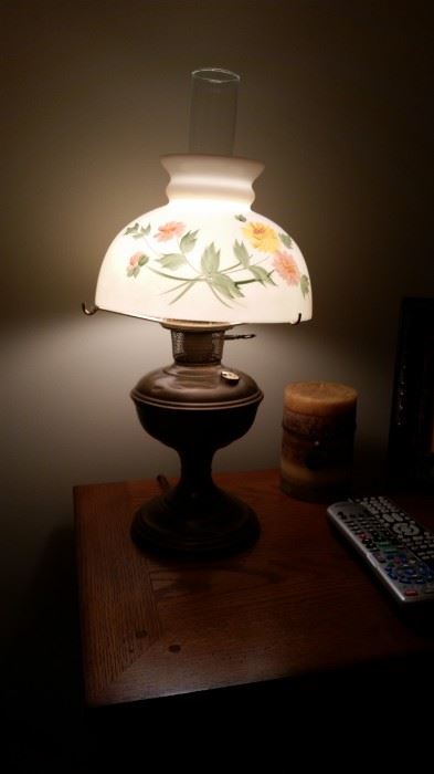 Lovely, old-fashioned lamp