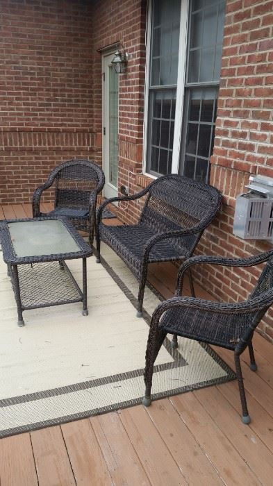 Patio furniture & outdoor rug