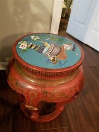 Beautiful closionne top temple bench