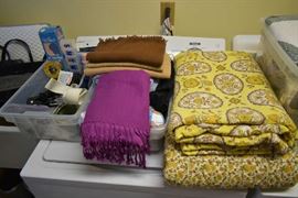 VINTAGE BEDDING, TOILETRY