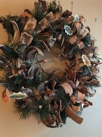 Holiday Decor, Wreaths