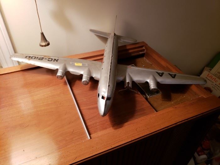 Toy airplane