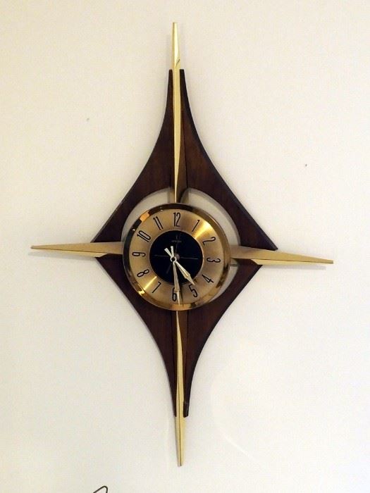 Welby Battery Powered Mid Century Modern Wall Clock With Matching Candle Sconces