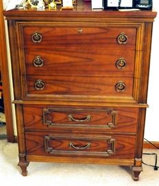 Bassett Solid Wood, 5 Drawer Chest Of Drawers, 47.5" x 36" x 18"