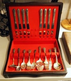 Lady Betty Silver Plate Flatware Set In Felt Lined Wood Case 52 Total Pieces