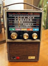 Vintage Electric Gran-Prix Multi Band Super Circuit Radio, AM/FM/AIR/PB/WB In Protective Case Power Cord Included, Takes "D" Batteries
