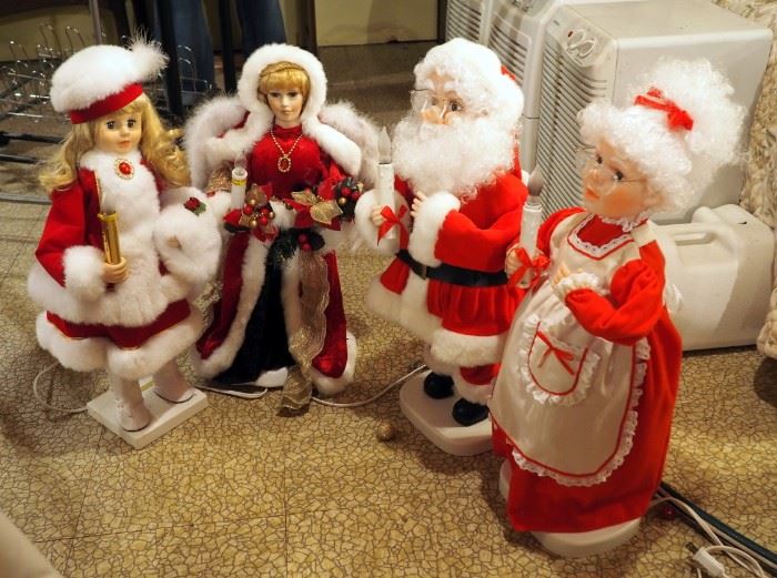 Lighted Animatronic Santa, Mrs Clause And Carolers, 4 Total Pieces