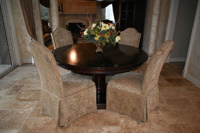 ROUND DINING TABLE W/4 UPHOLSTERED CHAIRS