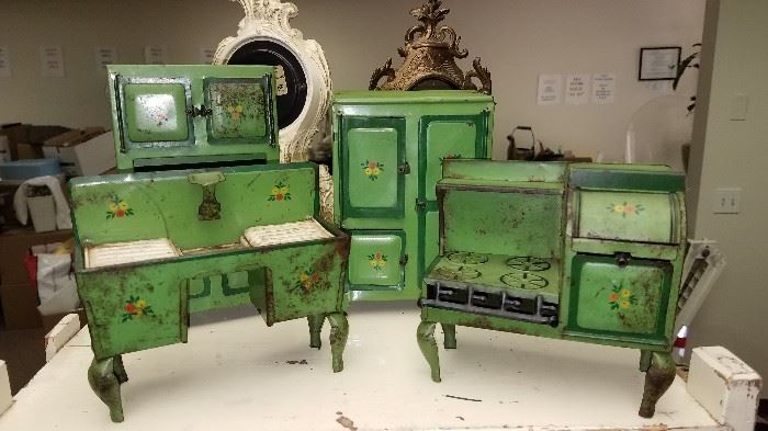 Vintage children's metal 4 pcs. kitchen set