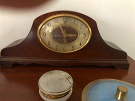 antique mantle clock