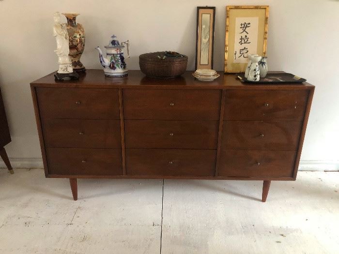 MCM Dresser