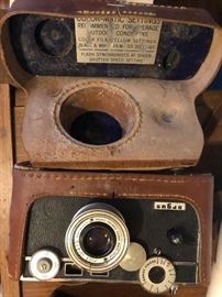 vintage antique 1941-1942 Argus C3 camera with case 