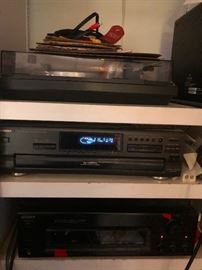 Turntable, multi-disk cd player