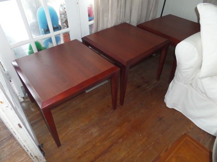 3 of these nice end tables