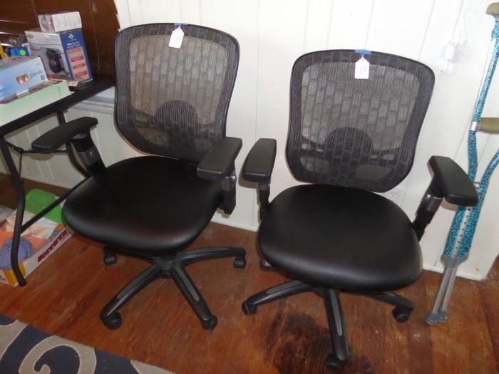 4 of these nice office chairs
