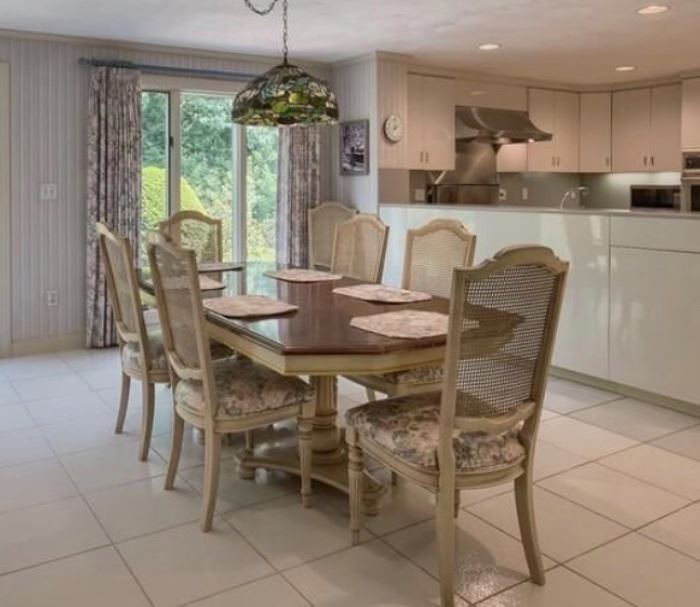 Henredon kitchen/dining table and chairs.
