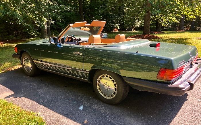1987 Mercedes Benz 560SL --Great Condition with only 92000 miles. Comes with cover, hardtop and storage rack.