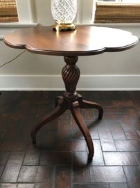Ethan Allen Pedestal Table with Scalloped Top