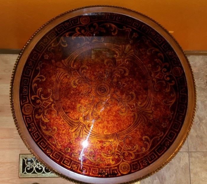Top view of the round glass top table.