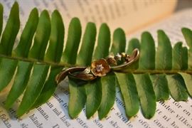 14k and diamond brooch