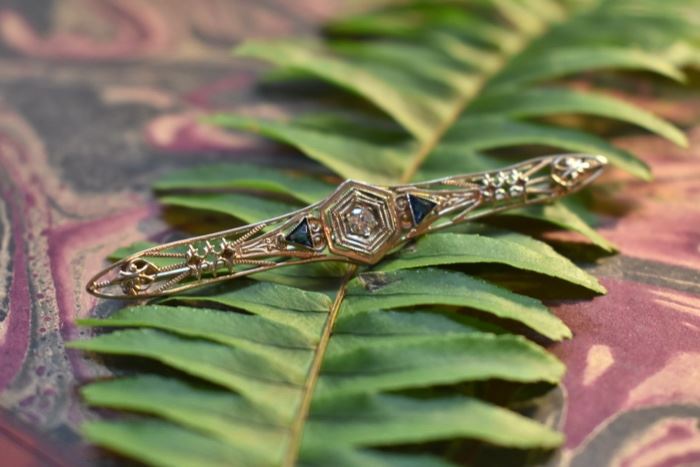 Art Deco diamond and sapphire bar pin