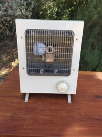 Vintage Titan II Model T112A Small Space Heater. $22