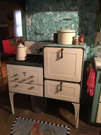 Magic Chef vintage stove. Still works great!