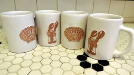 MUGS WITH SHELLS & LOBSTER