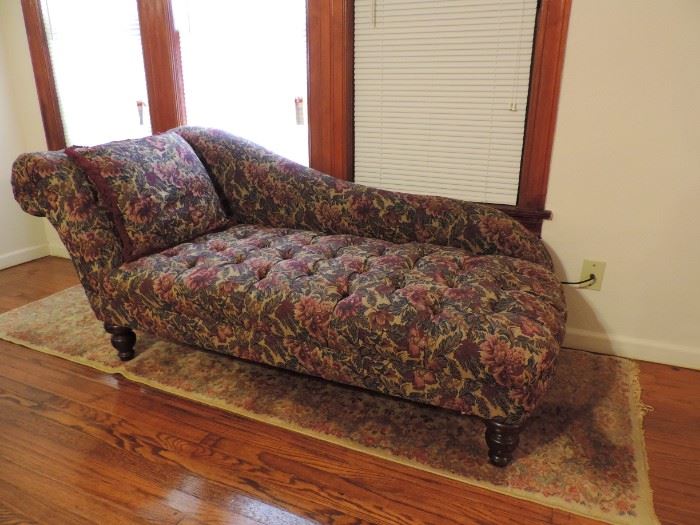 UPHOLSTERED CHAISE LOUNGE
