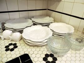 WHITE CERAMIC DINNER PLATES FROM PORTUGAL