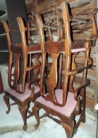 CHAIRS FOR ROUND DINING TABLE