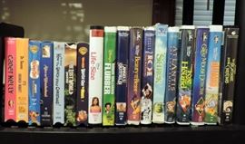 VHS TAPES LOTS OF DISNEY
