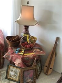 A vignette of some decor items