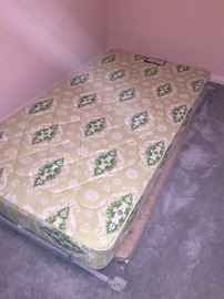 Twin trundle bed with frame