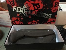 New Womens size 7 1/2 boots