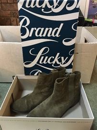 Like new- Luckys womens size 7 1/2 boots