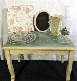 Assorted Home Decor http://www.ctonlineauctions.com/detail.asp?id=774429