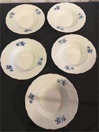Assorted Decorative Collectible    http://www.ctonlineauctions.com/detail.asp?id=774417
