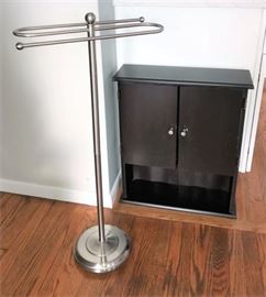 Towel Rack with Cabinet   http://www.ctonlineauctions.com/detail.asp?id=774531