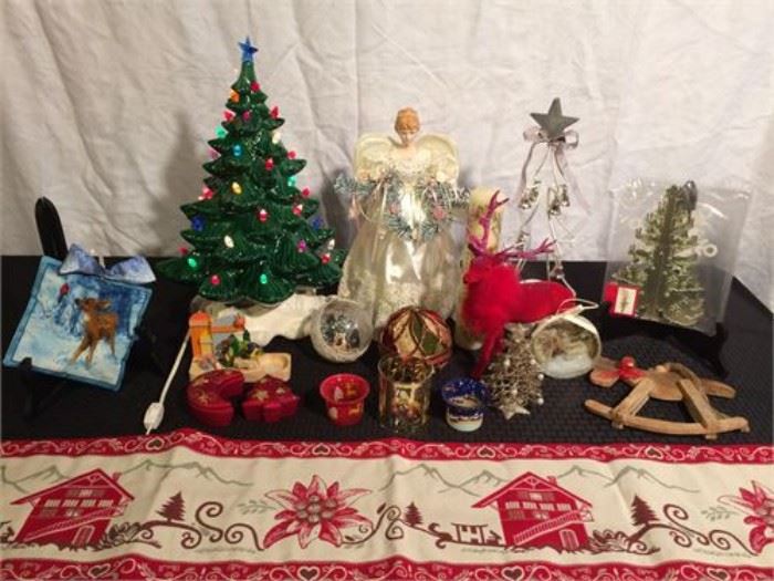 Assorted Christmas   http://www.ctonlineauctions.com/detail.asp?id=773868