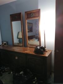 antique bedroom dresser