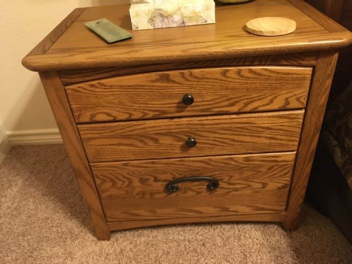 oak 3 drawer nightstands 