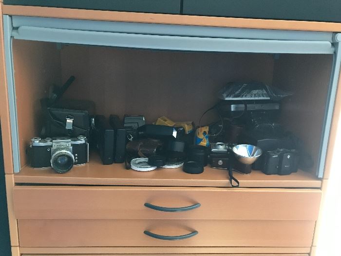 Assortment of photography equiptment 