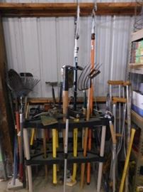 Pole saws, Rakes, shovels, crutches 