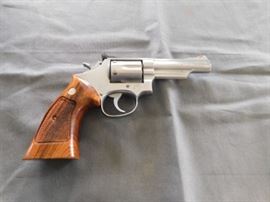Smith and Wesson.357 Magnum  64123