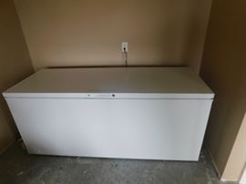 Frigidaire Deep Freezer chest 