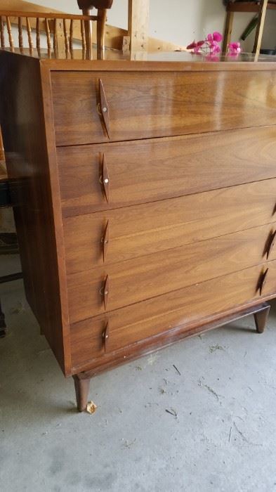 Awesome mid-century chest of drawers $75.