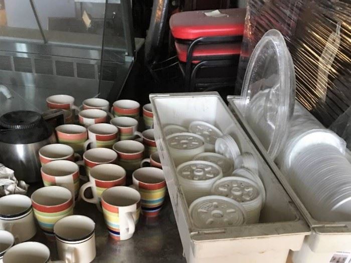 Large Lot of Coffee Cups ToGo Cups w Lids and C ...