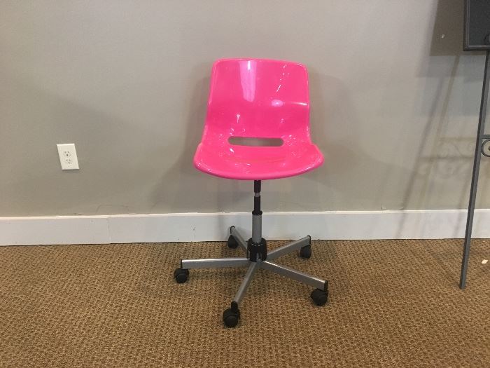 Pink Child's DEsk Chair