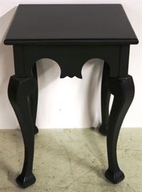Guildmaster Chairside table